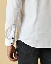 Load image into Gallery viewer, Tesellated Print Trim Fit Shirt
