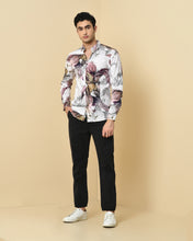 Load image into Gallery viewer, Collar Panel Highlighted Trim Fit Shirt
