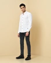 Load image into Gallery viewer, Tesellated Print Trim Fit Shirt
