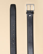 Load image into Gallery viewer, Diamond cut strap leather belt
