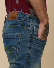 Load image into Gallery viewer, Mid Wash  Skinny Jeans
