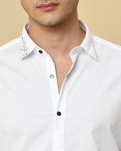 Load image into Gallery viewer, Tesellated Print Trim Fit Shirt
